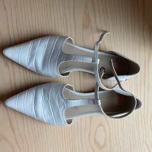 FRĒDA Salvador white croc tulip t-strap flat size 9